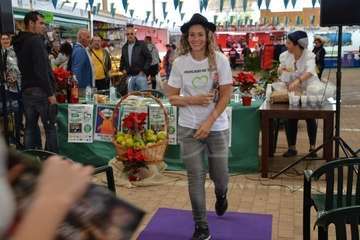 Presentación del calendario solidario 2010 en el Mercado Municipal de Telde (Foto TA)